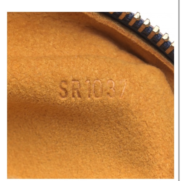 LOUIS VUITTON Denim Camera Bag - Picture 6 of 11